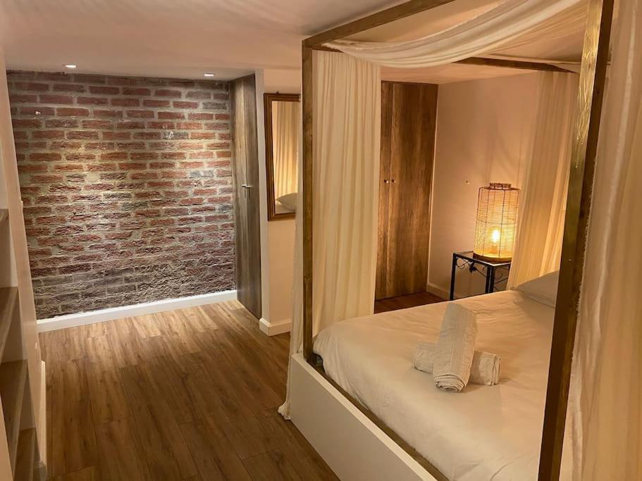 Guest House Privee Ezanville エクステリア 写真
