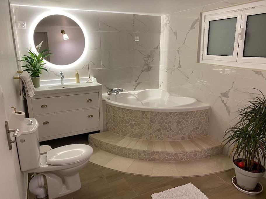 Guest House Privee Ezanville エクステリア 写真